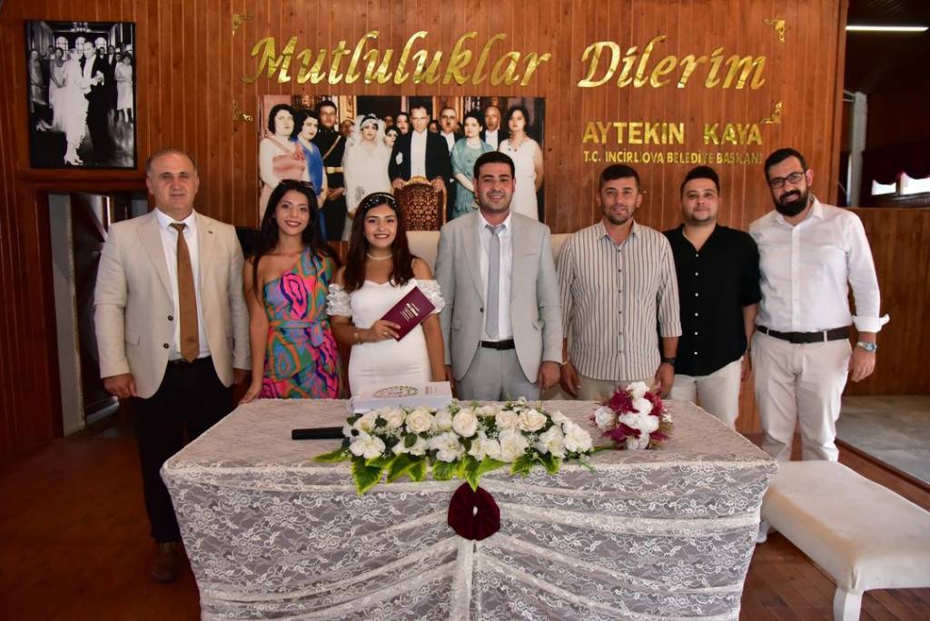 İncirliova'da Çiftçi Ailelerin Çocuklarının Nikah Töreni Gerçekleştirildi