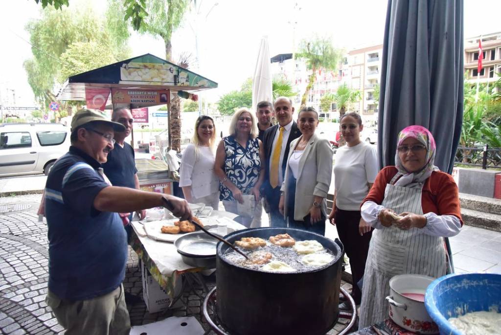 İncirliova Belediye Başkanı Aytekin Kaya Lokma Hayrına Katıldı